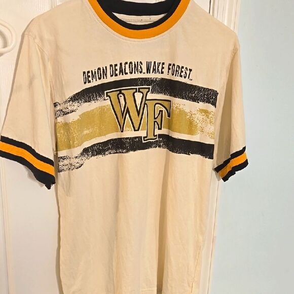 NCAA Cream and Black Short Sleeve Tee with Horizontal Design vintage boys size18 - Picture 1 of 2